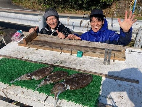 ����餵������