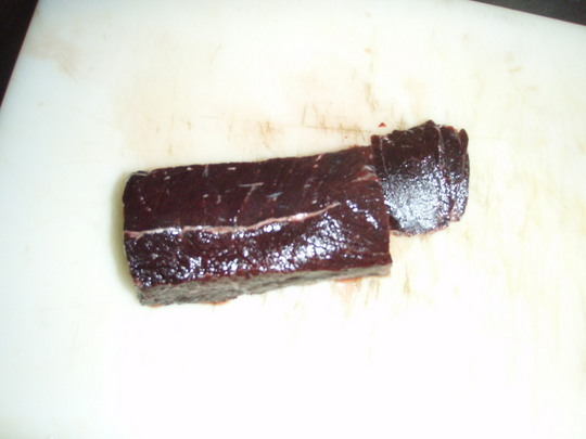 これは森伊蔵のお供です。赤身。