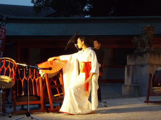 ゆっこさんの美しい舞です