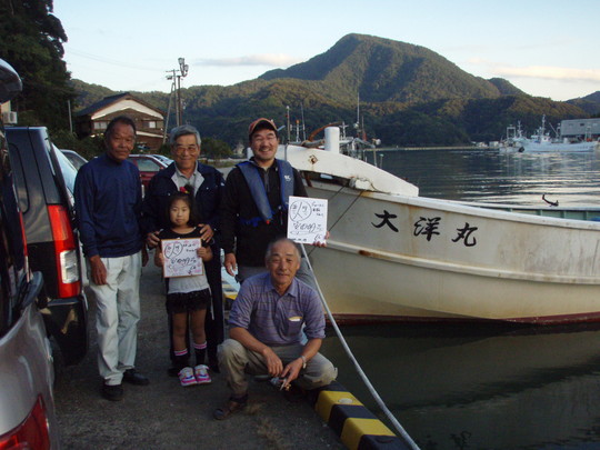 安田さんは人気者。こうやって港の方に迎えられます