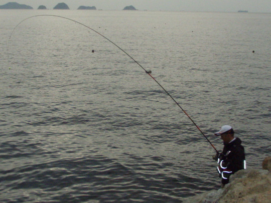 マシンガンのように立て続けにつり上げます。