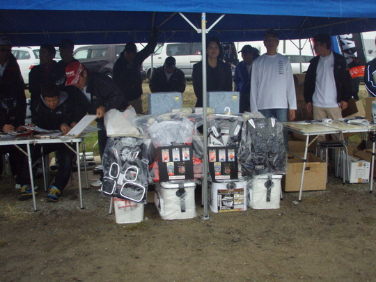 各社の協賛賞品。