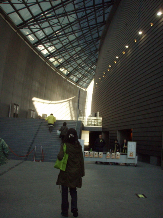 いつの間にかこんな立派なホールができていたなんて・・・。