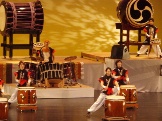 女性のアーティストも多く。