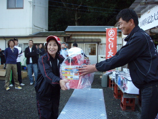 レディースでは松塚さんに・・・ハッピー