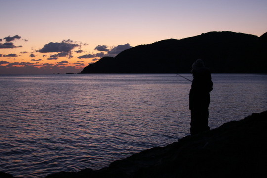 朝一から見事にフォール、ステイをこなす少女