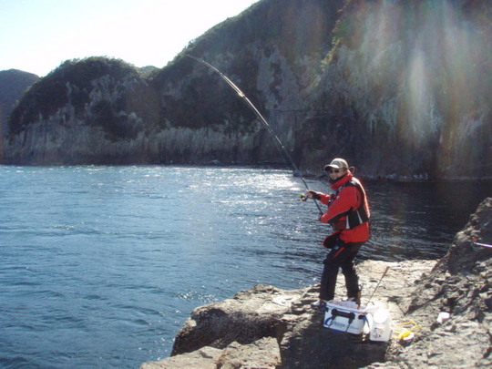 おッ!!何か来たな!・・・・ん?あっ根掛かり…納得。