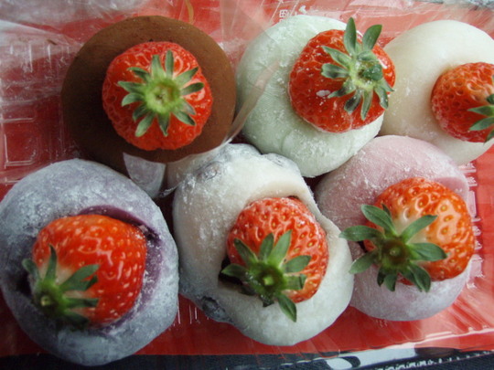 おまけにイチゴ大福・・(笑)