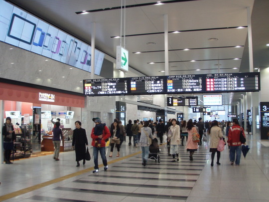 コンコースもガラッと雰囲気が変わりました。