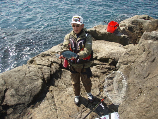 中谷さん、ええグレ釣れましたね〜