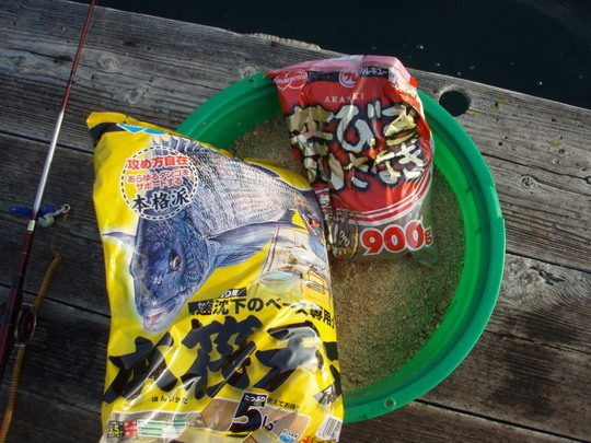 筏ではもっぱらこんなえさを使います