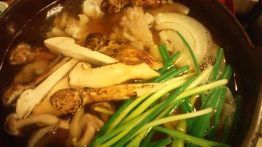 季節の野菜鍋、これにお豚が加わりまして、ちゃんこ!熱いったらありゃせん