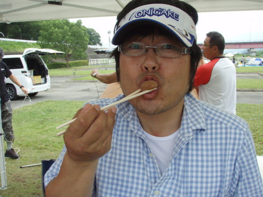 F見君から美味しい梅干しの差し入れ。熱中症対策になりますね