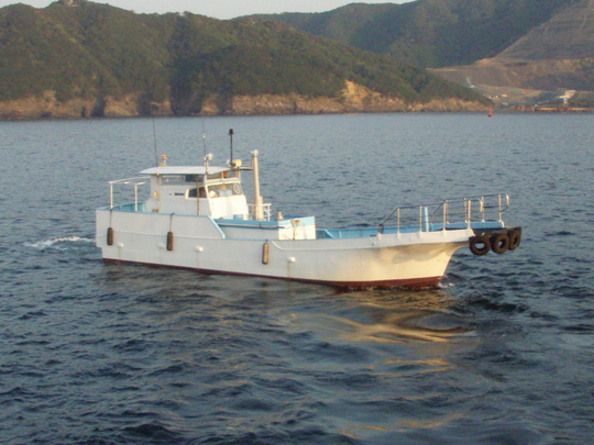 英渡船 船長は三原徳博さん 080-2622-1918で予約してください。