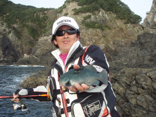 服部さんも「これからですよ」とまずはグレを。