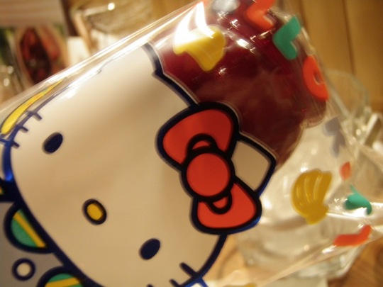 お土産はキティーりんご飴