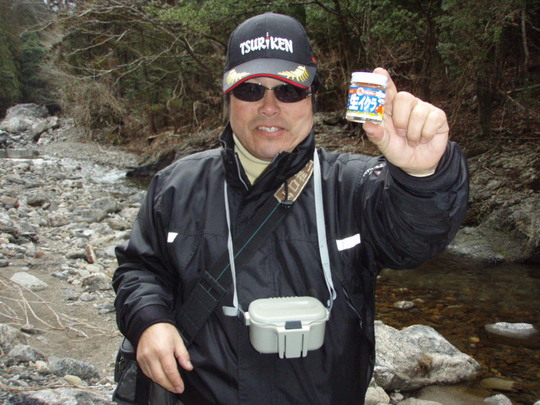 さて、このえさでアマゴ釣りの始まりです