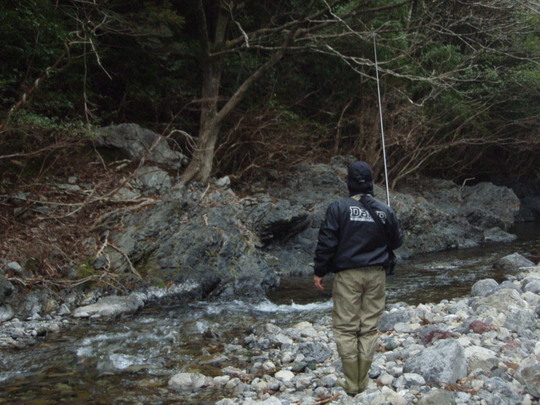 又すぐに違う場所をちょんちょんと流します。