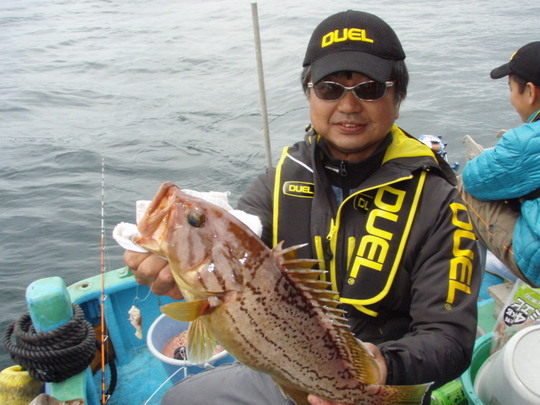 沖へ移動して水深70m。見事Iイヤゴハタを釣りあげる〜餌はサンマの短冊