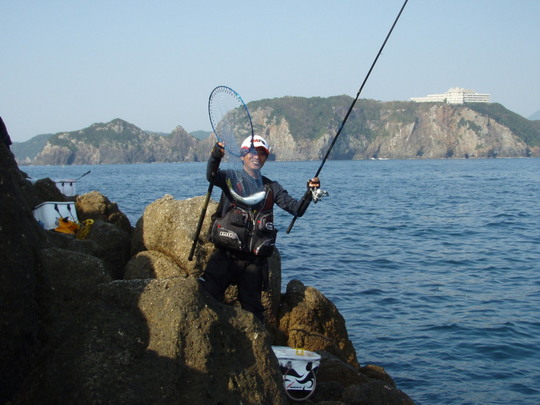 栗山さん。見事ハマチ狙いで!