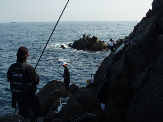 4役員が。向こうで釣ってますね。