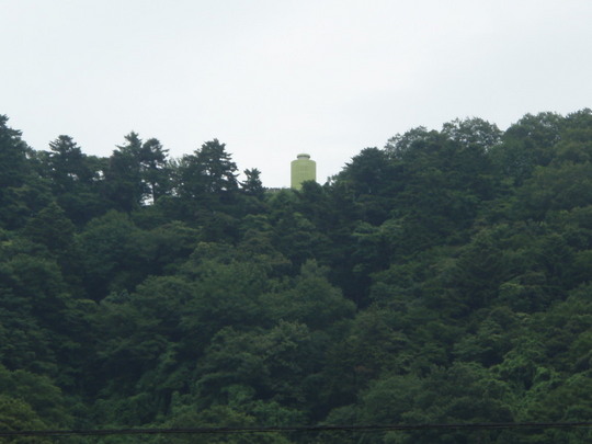 街に下って展望台を仰ぐ