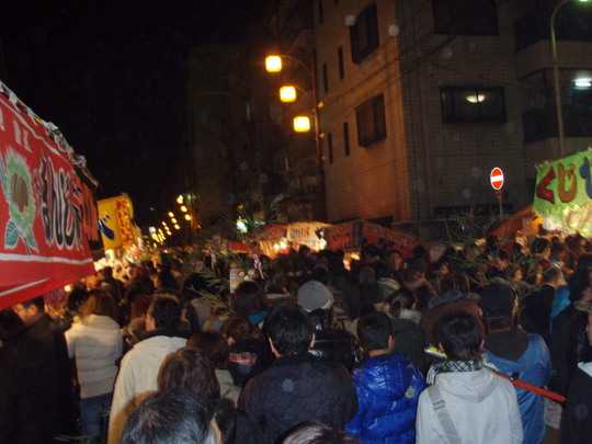 やはり想像通りの人出・・・