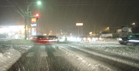 帰りの車から・・・お〜豪雪〜とうなりながら、