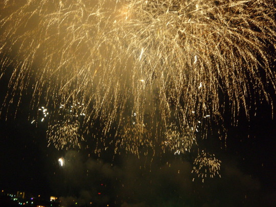 クライマックスは大型の連続、すごい迫力