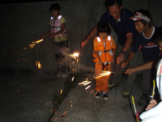 子供たちと線香花火で楽しんでお開きとしました。
