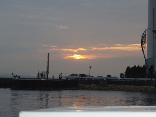 だんだんと日が落ちてきました。