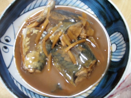 鯖の味噌煮込み。食わず嫌いでしたが最近は逆に好きになりました。
