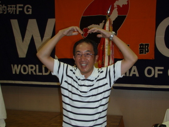 お決まりのポーズで…藤野さんです。