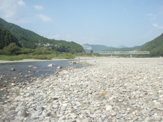 Àî¤ò²¼¤Ã¤ÆÍºÂç¤Ê·§ÌîÀî¤ËΩ¤Á¤Ï¤À¤«¤ê¤Þ¤·¤¿¡£