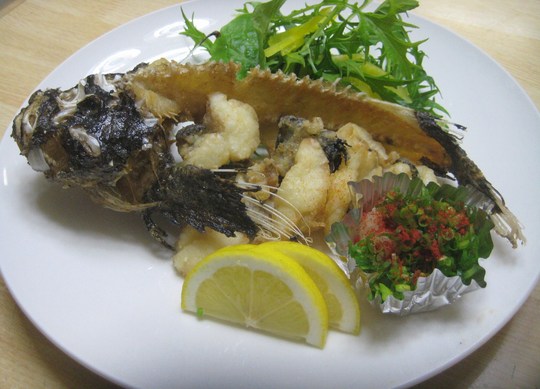 あい、鬼虎魚の唐揚げです。頭も全部あげてみました。捨てるところがありません