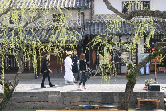 何かのイベントを兼ねてなのか、結婚式が行われていました