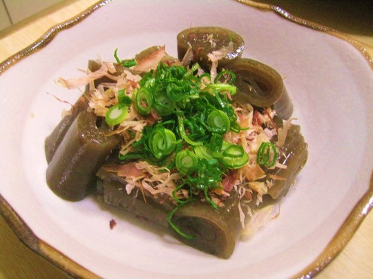 刻みネギとカツオ節を天盛りにして頂きました